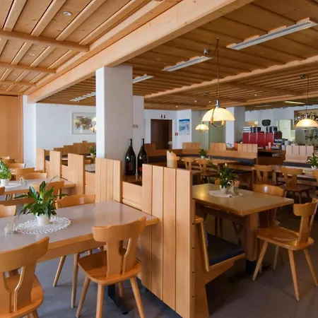 מלון Alpenhotel Furt 3*
